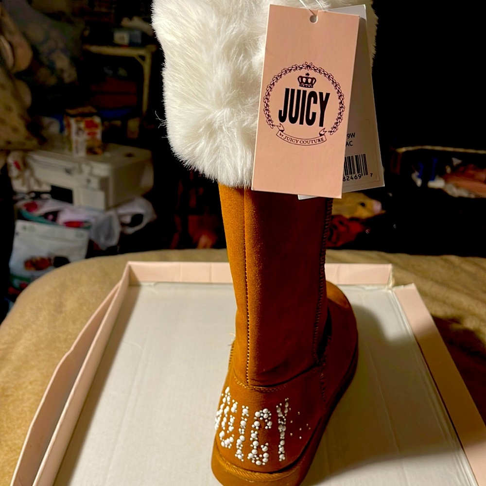 Juicy couture brown boots